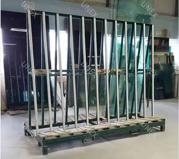 Collegamento su misura un tipo scaffale di vetro della struttura con il carrello elevatore a forcale